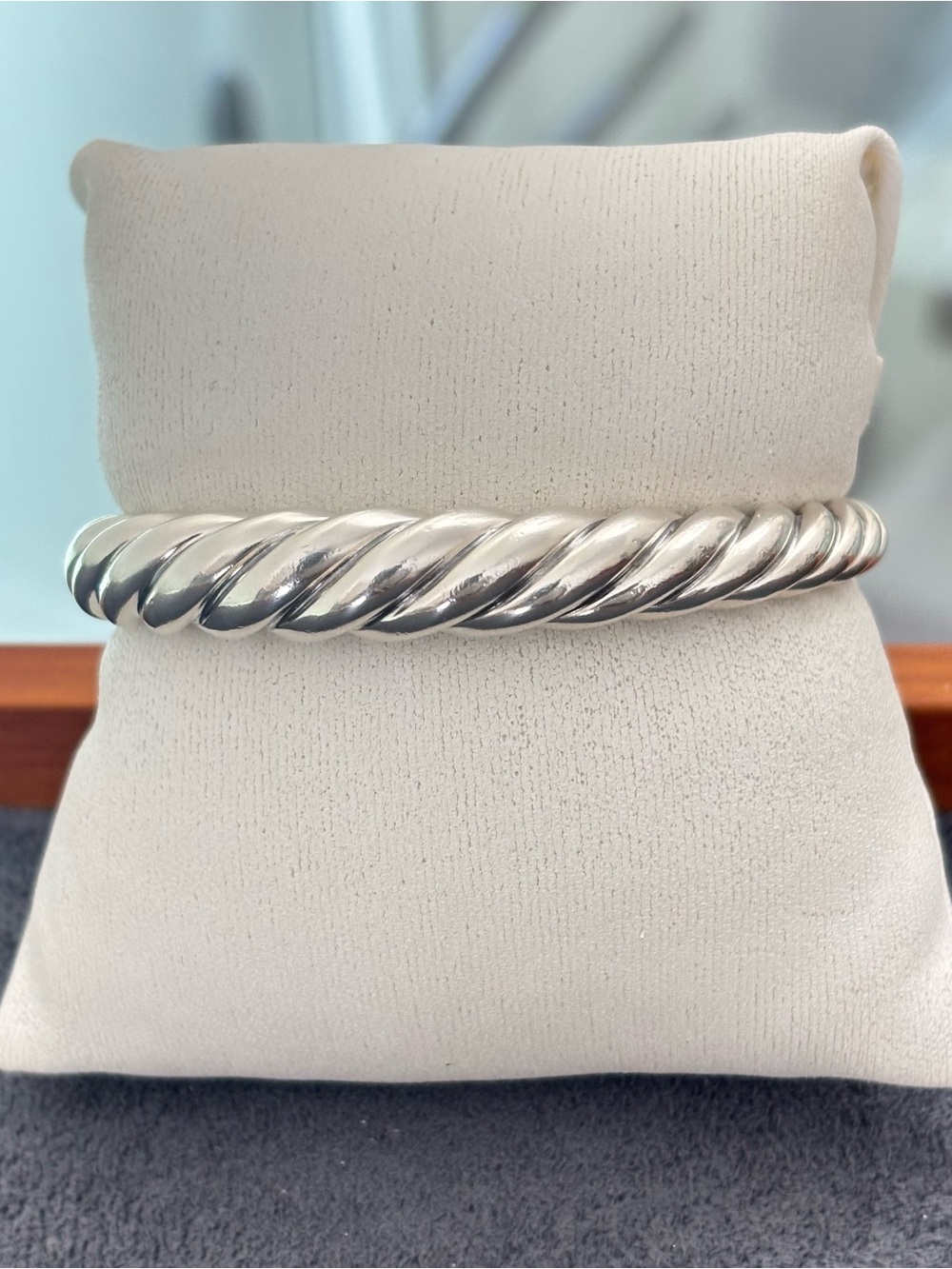David Yurman Sterling silver 9.5mm Pure Form Bangle Bracelet-Small - Picture 9 of 9
